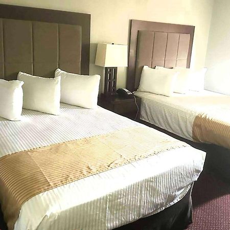 Super 8 By Wyndham Fort Scott المظهر الخارجي الصورة